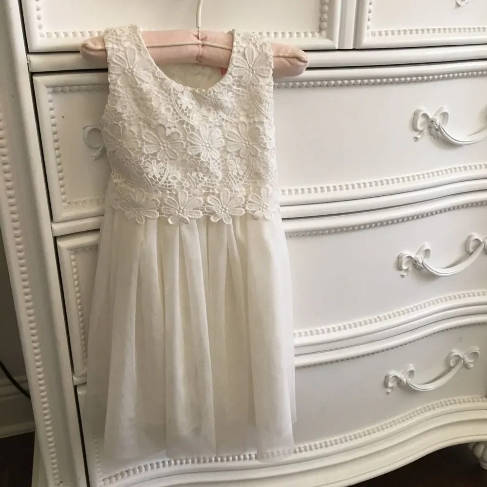 Popatu Tulle/Lace Tie-Back Dress